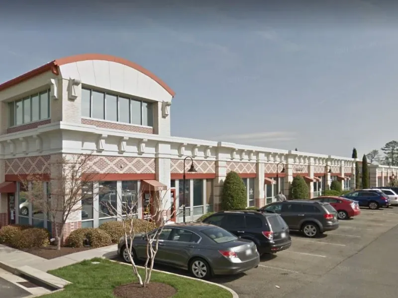 Twin Hickory Office Condominium storefronts